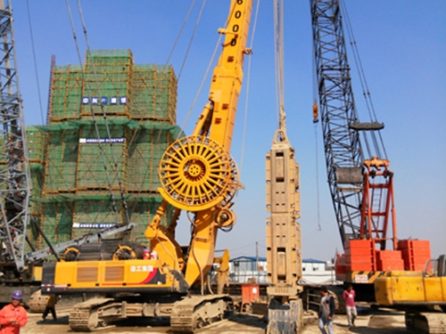 徐工XG600D連續(xù)牆抓鬥上海灘秀(xiu)大鍋重器風采