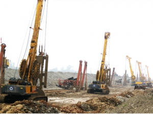 徐工連續牆機(jī)群樂山施工